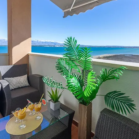 Sandstrand, No 4 Apartman Nin