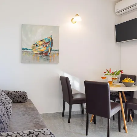 Sandstrand, No 4 Apartman Nin