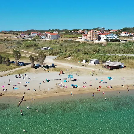 Sandstrand, No 4 *