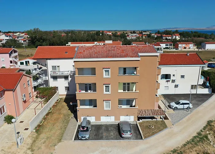 Sandstrand, No 4 * نين